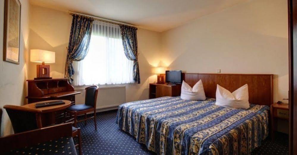 Garni-Hotel Kranich Poczdam Zewnętrze zdjęcie